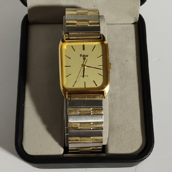 Vintage Pulsar V321-5150Gold / Silver Tone Watch Quartz Gold Dial New Battery